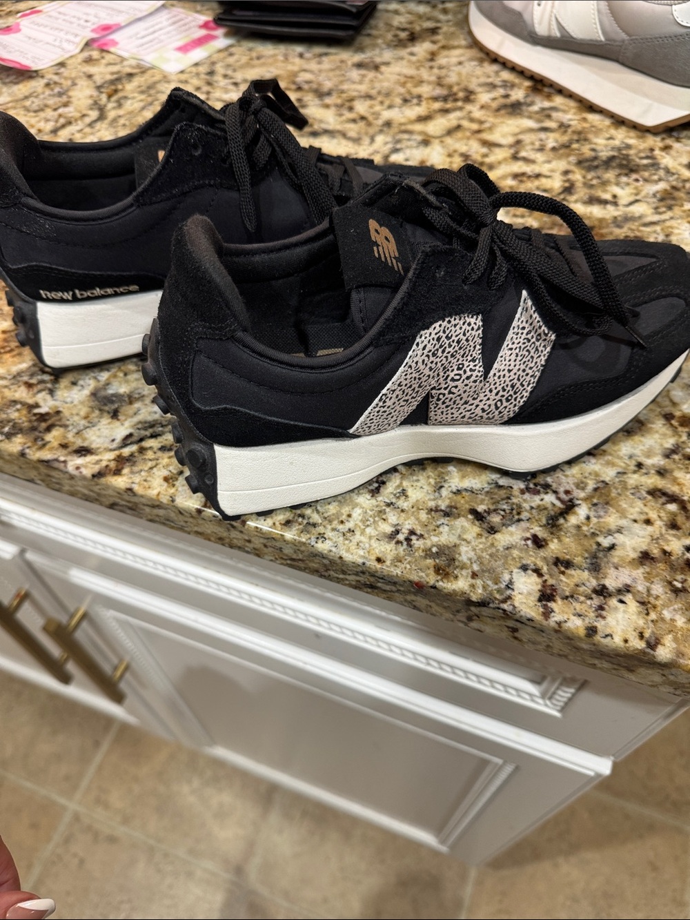 New Balance 327 Black Women’s Sneaker with White Leopard 'N' size 7 - Picture 4 of 5